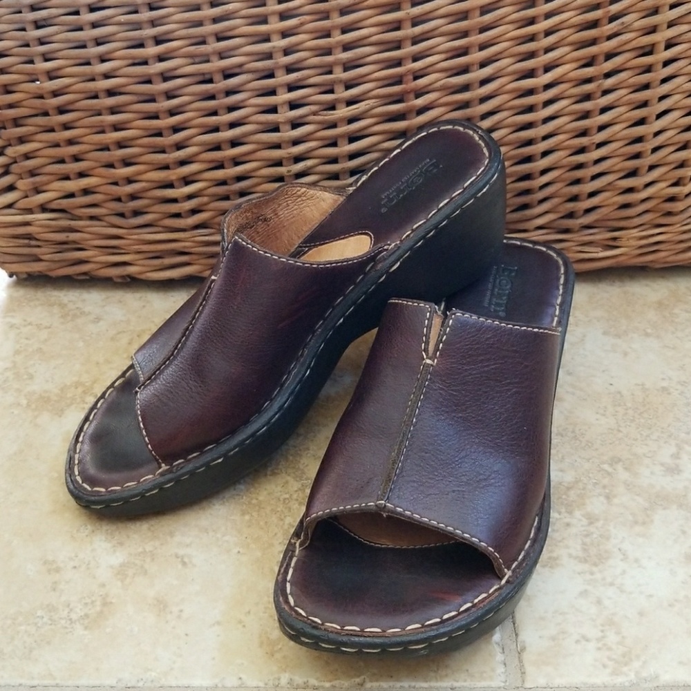 Born Wedge Sandals size 9